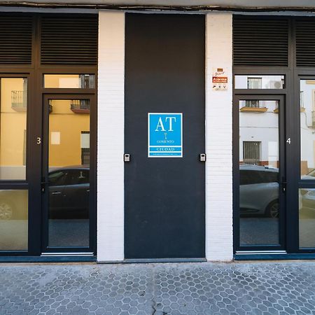 New Hostly Alameda Apartments Севиля Екстериор снимка