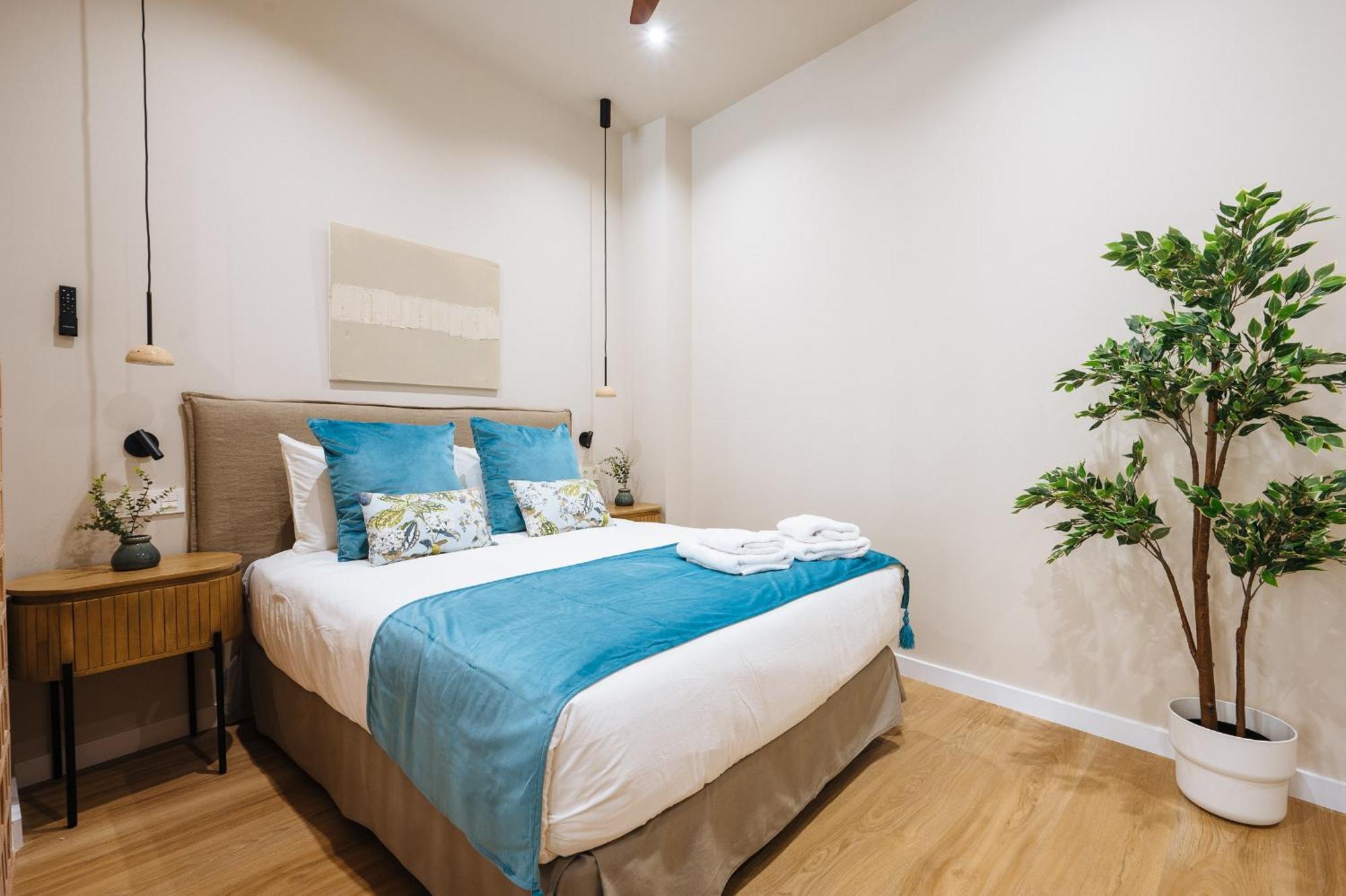 New Hostly Alameda Apartments Севиля Екстериор снимка