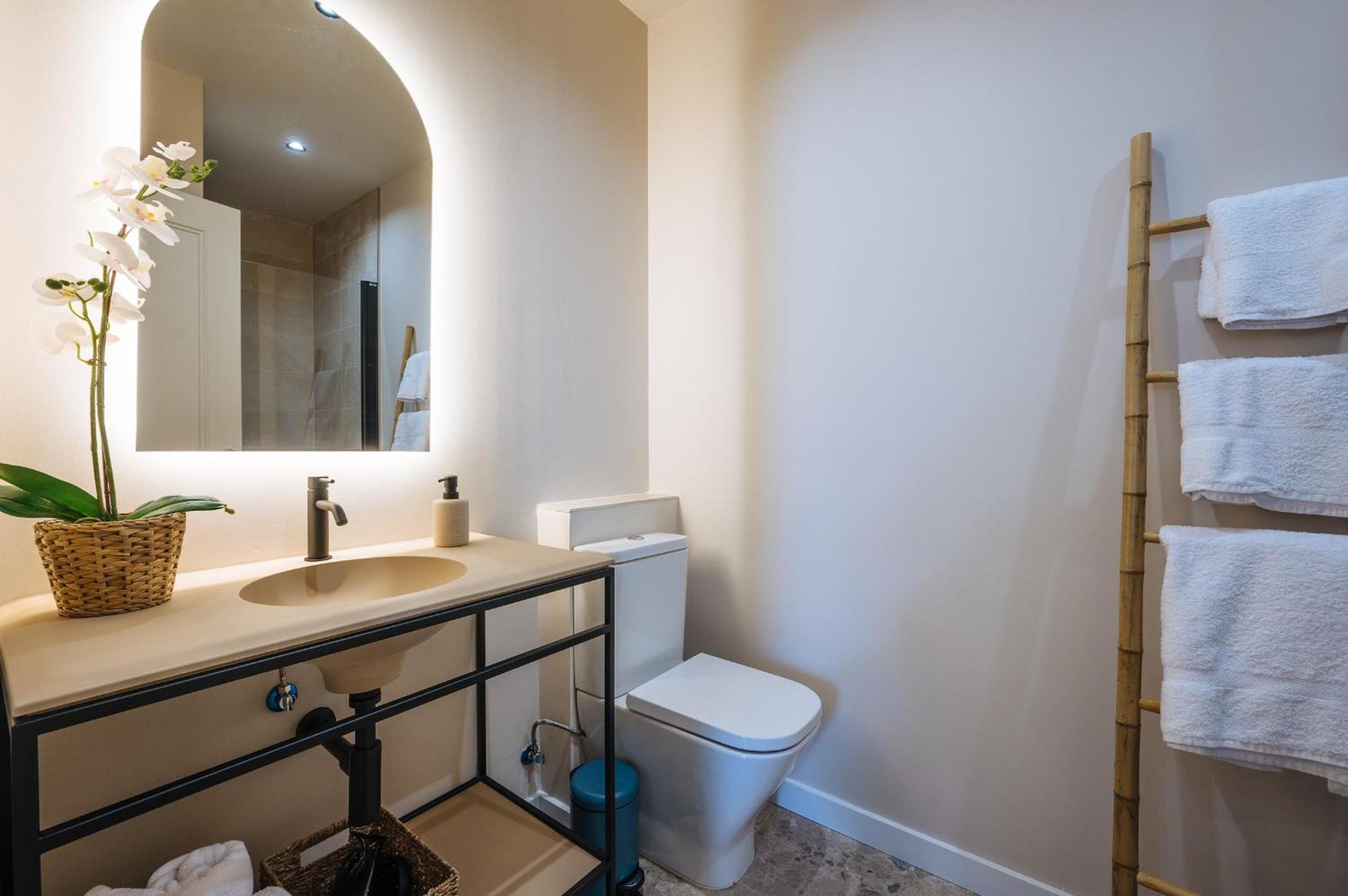 New Hostly Alameda Apartments Севиля Екстериор снимка